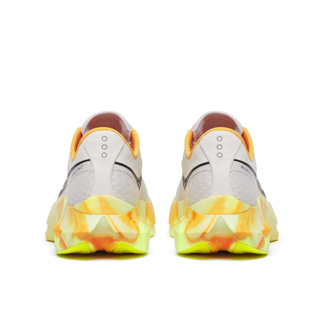 Saucony Endorphin Pro 4: Super Scarpa da Gara Uomo