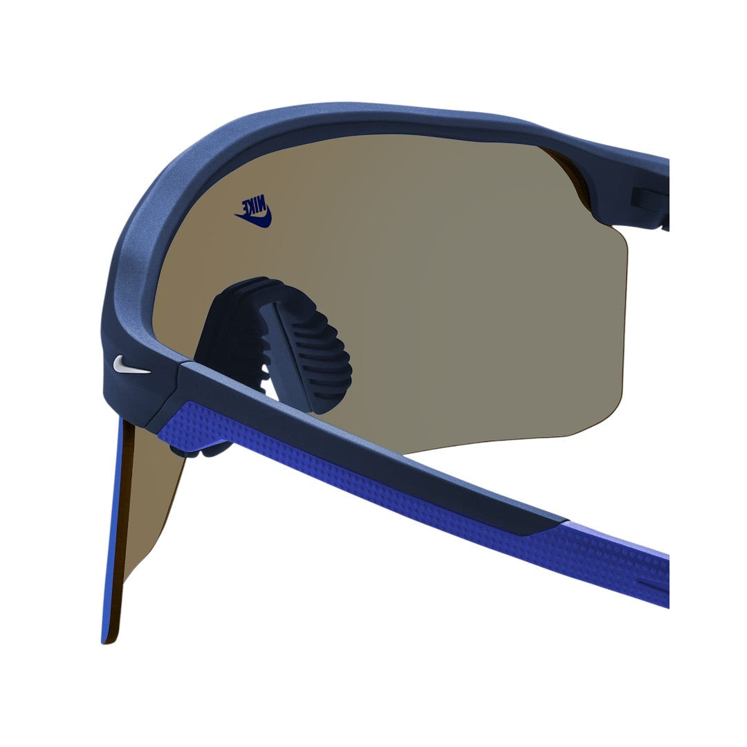 Nike Expedition Shield e