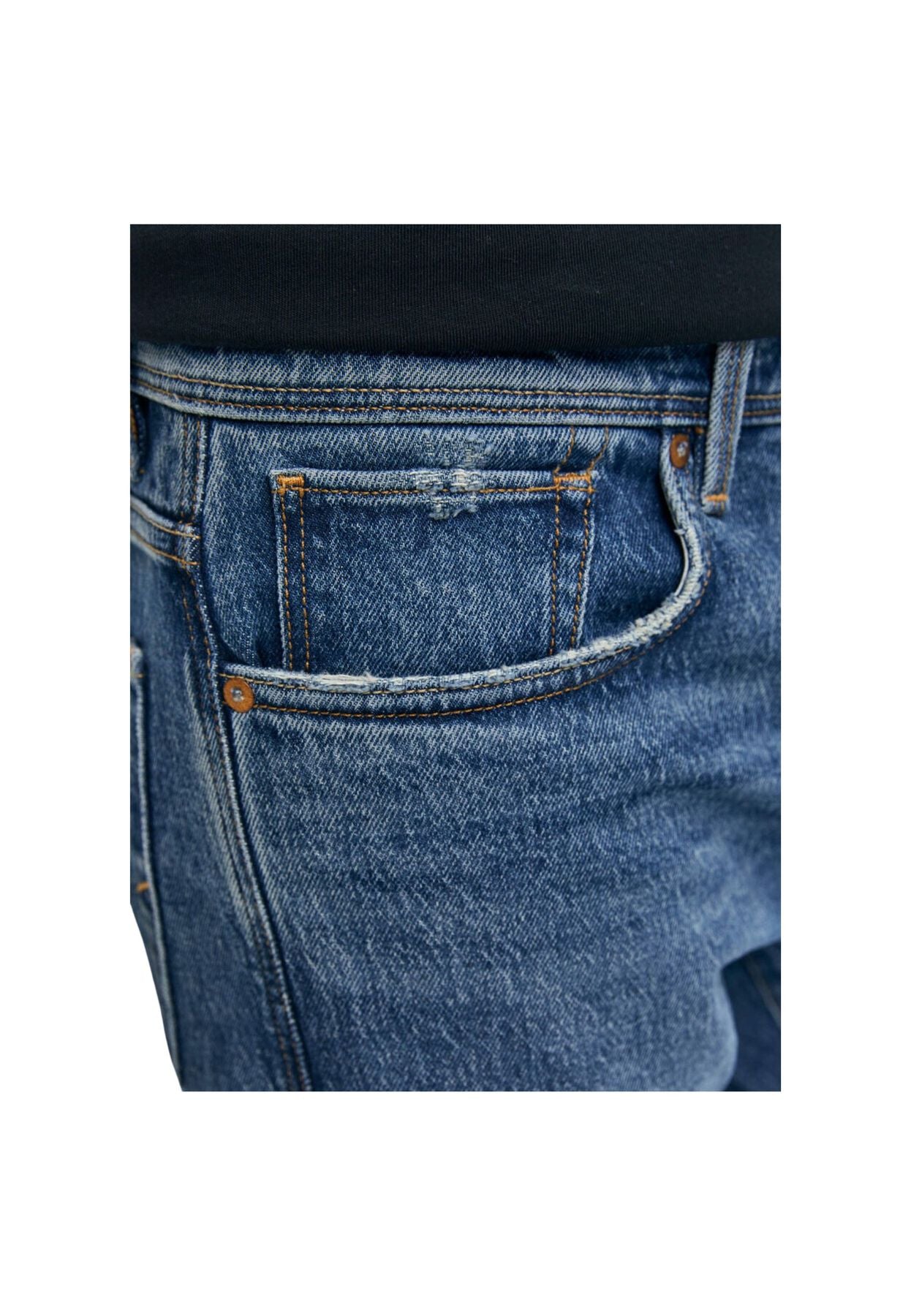 Tapered jeans in medium blue denim