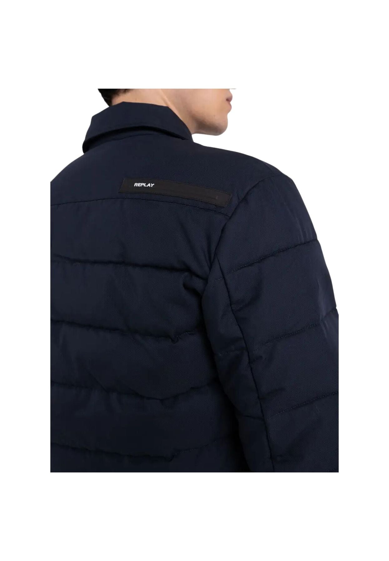 Short jacket with collar